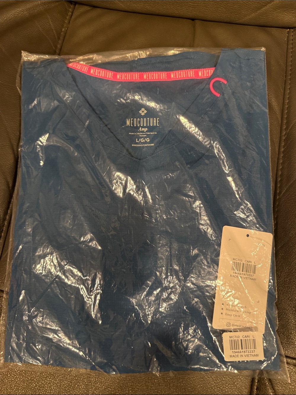 Med Couture Scrub Top size L